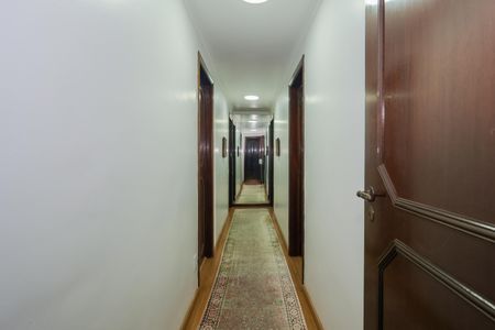 Apartamento à venda com 160m², 4 quartos e 3 vagas Apartamento à venda com 160m², 4 quartos e 3 vagasCorredor