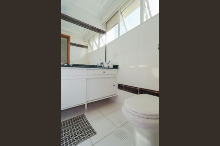 Apartamento à venda com 160m², 4 quartos e 3 vagas Apartamento à venda com 160m², 4 quartos e 3 vagasBanheiro da Suíte 3