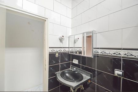 Casa à venda com 89m², 2 quartos e 3 vagas Casa à venda com 89m², 2 quartos e 3 vagasBanheiro