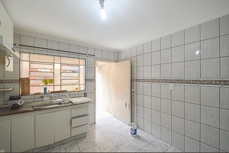 Casa à venda com 89m², 2 quartos e 3 vagas Casa à venda com 89m², 2 quartos e 3 vagasCozinha