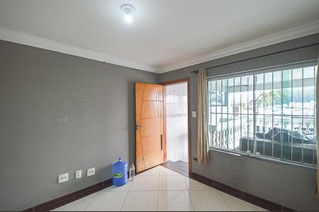 Casa à venda com 89m², 2 quartos e 3 vagas Casa à venda com 89m², 2 quartos e 3 vagasSala