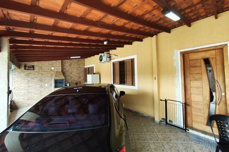 Casa à venda com 180m², 2 quartos e 6 vagasQuintal - Garagem