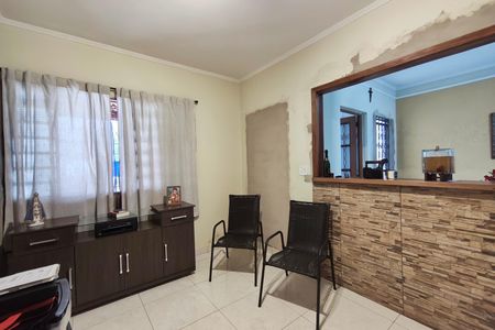 Casa à venda com 180m², 2 quartos e 6 vagasSala de Estar