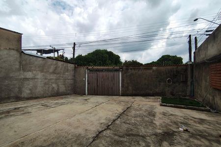 Casa à venda com 180m², 2 quartos e 6 vagasQuintal - Garagem