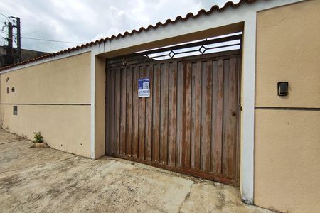 Casa à venda com 180m², 2 quartos e 6 vagasFachada