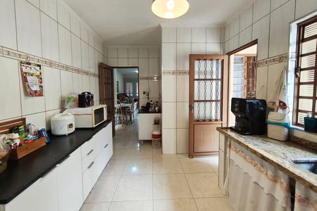 Casa à venda com 180m², 2 quartos e 6 vagasCozinha