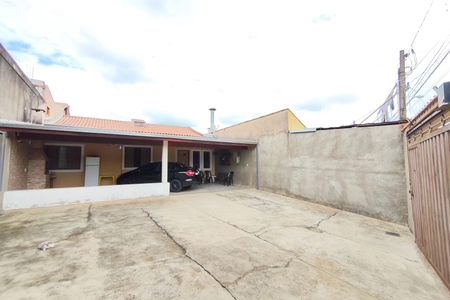 Casa à venda com 180m², 2 quartos e 6 vagasQuintal - Garagem