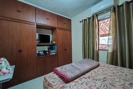 Casa à venda com 180m², 2 quartos e 6 vagasQuarto Suíte