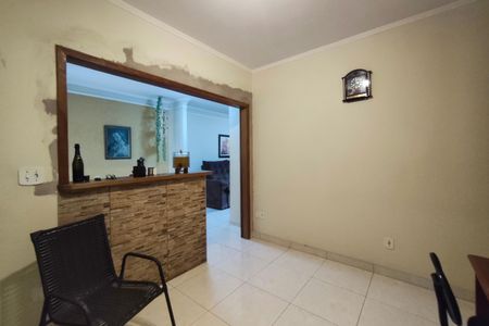 Casa à venda com 180m², 2 quartos e 6 vagasSala de Estar