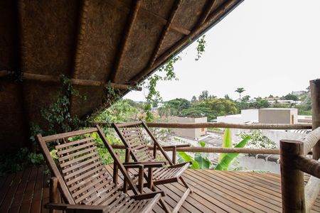 Casa de condomínio para alugar com 175m², 2 quartos e 5 vagasSacada