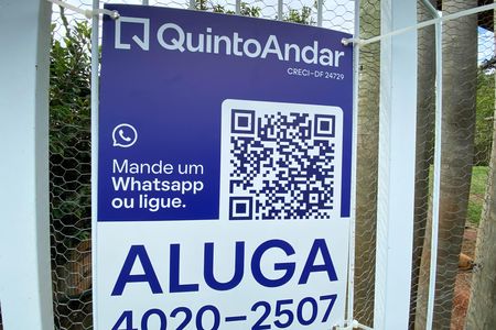 Casa de condomínio para alugar com 175m², 2 quartos e 5 vagasFachada e Placa