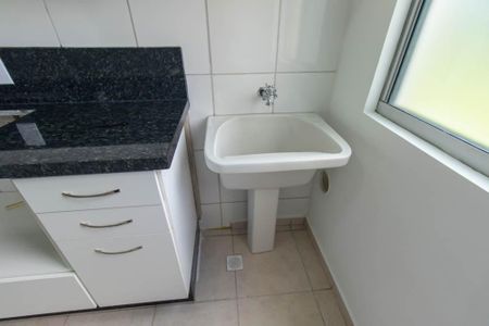 Apartamento para alugar com 50m², 2 quartos e 1 vaga Apartamento para alugar com 50m², 2 quartos e 1 vagaCozinha e Área de Serviço