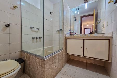 Apartamento à venda com 95m², 3 quartos e 1 vagaBanheiro Social