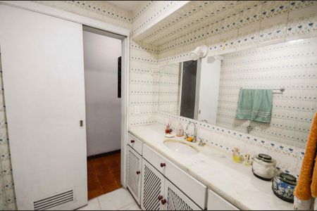 Apartamento à venda com 165m², 3 quartos e 1 vagaBanheiro Social
