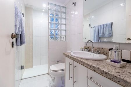 Apartamento para alugar com 76m², 3 quartos e 1 vaga Apartamento para alugar com 76m², 3 quartos e 1 vagaBanheiro Social