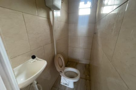 Casa para alugar com 48m², 1 quarto e sem vaga Casa para alugar com 48m², 1 quarto e sem vagaBanheiro