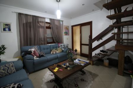 Casa à venda com 128m², 4 quartos e 2 vagasSala