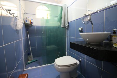 Casa à venda com 128m², 4 quartos e 2 vagasBanheiro