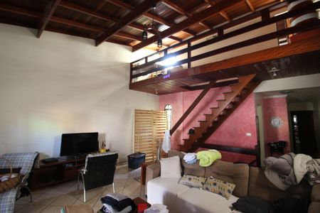 Casa à venda com 128m², 4 quartos e 2 vagasHall