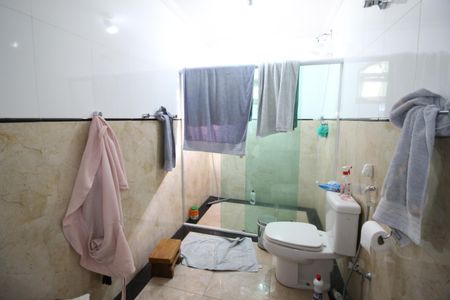 Casa à venda com 128m², 4 quartos e 2 vagasBanheiro da Suíte