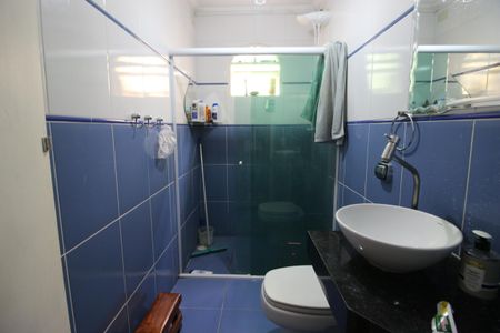 Casa à venda com 128m², 4 quartos e 2 vagasBanheiro