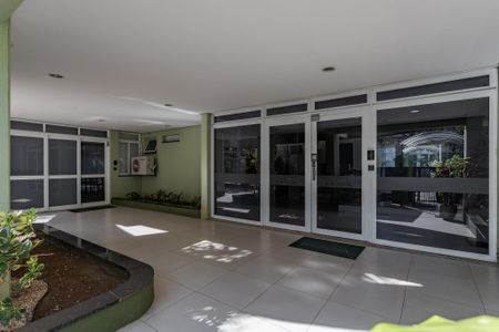 Apartamento à venda com 79m², 2 quartos e 2 vagas Apartamento à venda com 79m², 2 quartos e 2 vagasEntrada