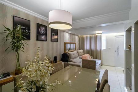 Casa de condomínio à venda com 81m², 3 quartos e 2 vagasSala