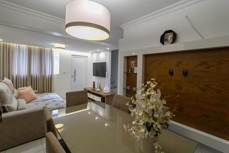 Casa de condomínio à venda com 81m², 3 quartos e 2 vagasSala