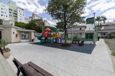 Casa de condomínio à venda com 81m², 3 quartos e 2 vagasÁrea comum - Playground