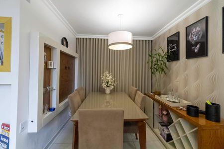 Casa de condomínio à venda com 81m², 3 quartos e 2 vagasSala