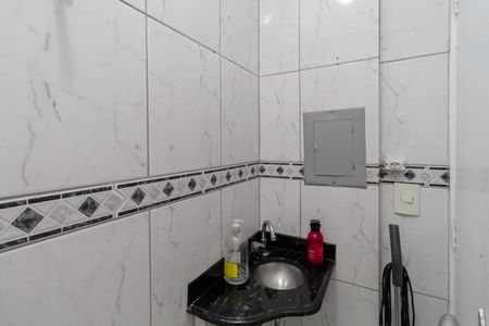 Casa de condomínio à venda com 81m², 3 quartos e 2 vagasLavabo