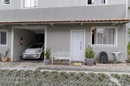Casa de condomínio à venda com 81m², 3 quartos e 2 vagasFachada