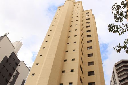 Apartamento à venda com 105m², 3 quartos e 2 vagasFachada