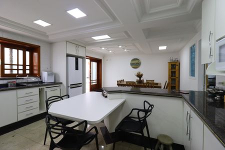 Casa à venda com 420m², 3 quartos e 8 vagasCozinha