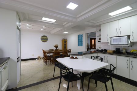 Casa à venda com 420m², 3 quartos e 8 vagasCozinha