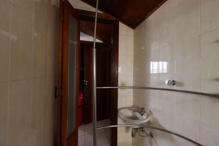 Casa à venda com 420m², 3 quartos e 8 vagasBanheiro da Cobertura
