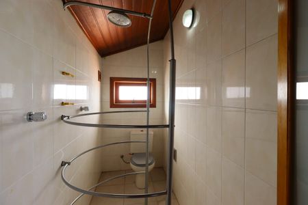 Casa à venda com 420m², 3 quartos e 8 vagasBanheiro da Cobertura