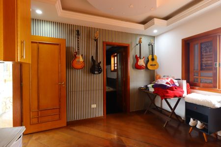 Casa à venda com 420m², 3 quartos e 8 vagasSuíte 2