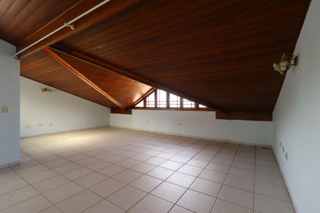 Casa à venda com 420m², 3 quartos e 8 vagasCobertura