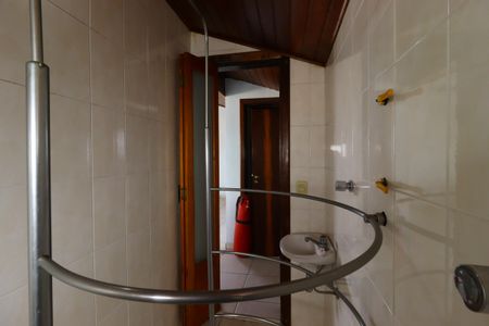 Casa à venda com 420m², 3 quartos e 8 vagasBanheiro da Cobertura