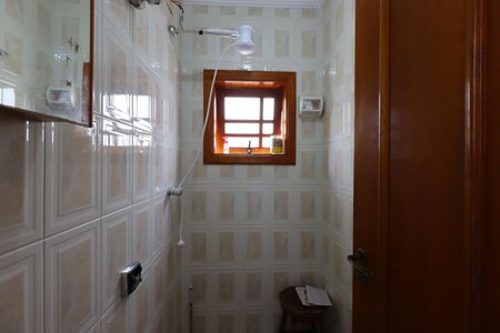 Casa à venda com 420m², 3 quartos e 8 vagasQuarto de Serviço