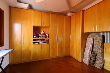 Casa à venda com 420m², 3 quartos e 8 vagasSuíte 2