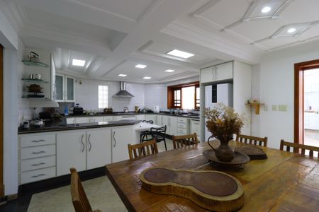 Casa à venda com 420m², 3 quartos e 8 vagasCozinha
