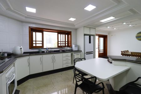 Casa à venda com 420m², 3 quartos e 8 vagasCozinha