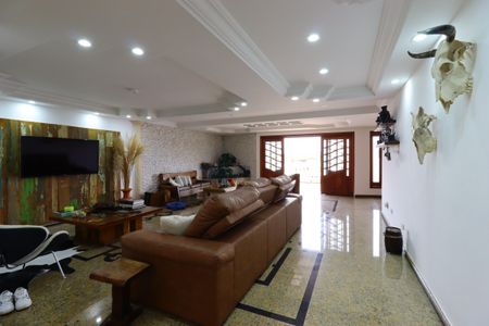 Casa à venda com 420m², 3 quartos e 8 vagasSala