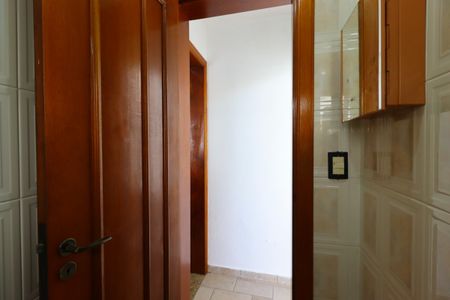 Casa à venda com 420m², 3 quartos e 8 vagasQuarto de Serviço