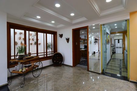 Casa à venda com 420m², 3 quartos e 8 vagasSala