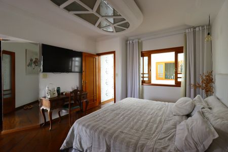 Casa à venda com 420m², 3 quartos e 8 vagasSuíte 3