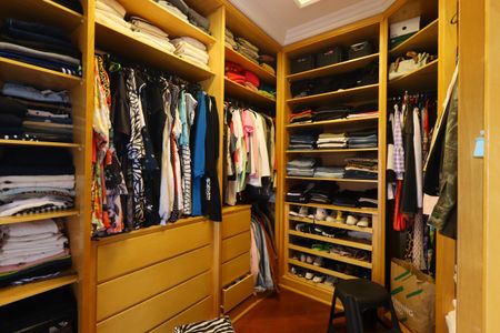 Casa à venda com 420m², 3 quartos e 8 vagasCloset da Suíte 3
