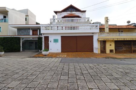 Casa à venda com 420m², 3 quartos e 8 vagasFachada